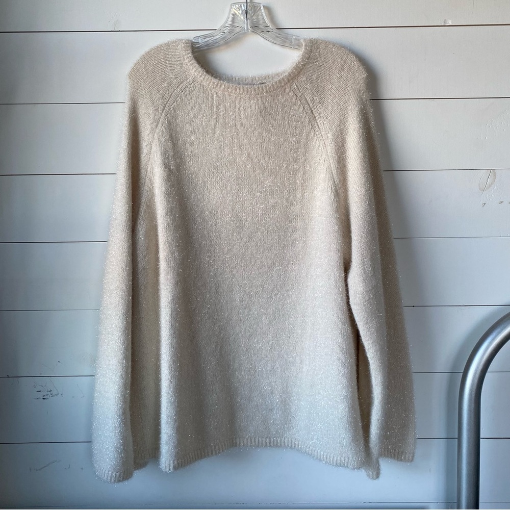 h&m cream colored sweater (size M)